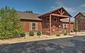 Branson West Cabin With Pool Access And Golfing